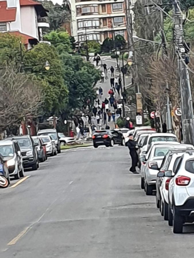 Apartamento A Um Passo Da Rua Torta Com Wifi Gramado Exterior photo
